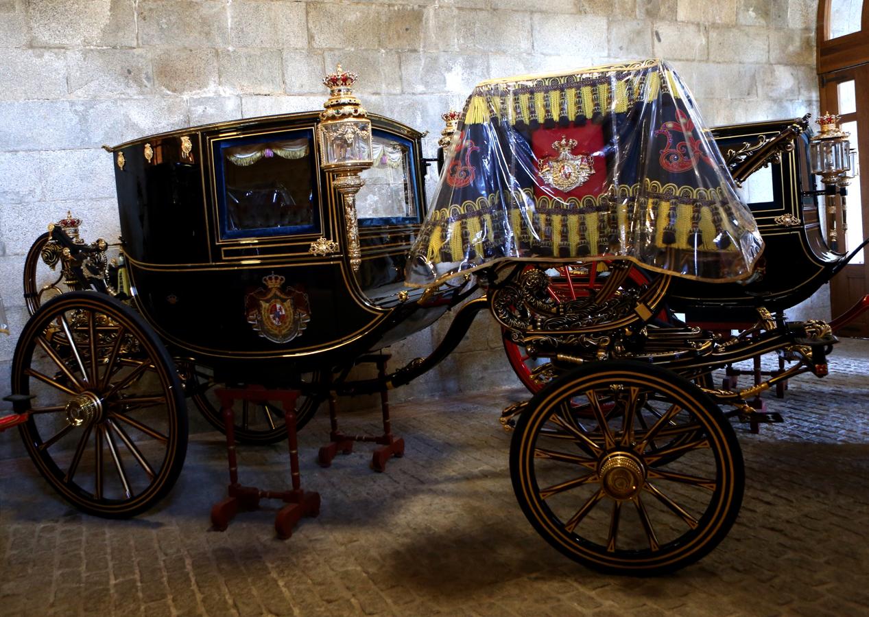 Las carrozas históricas. Hay seis carrozas para Actos Oficiales, pero en la presentación de cartas credenciales actualmente solo se utilizan dos