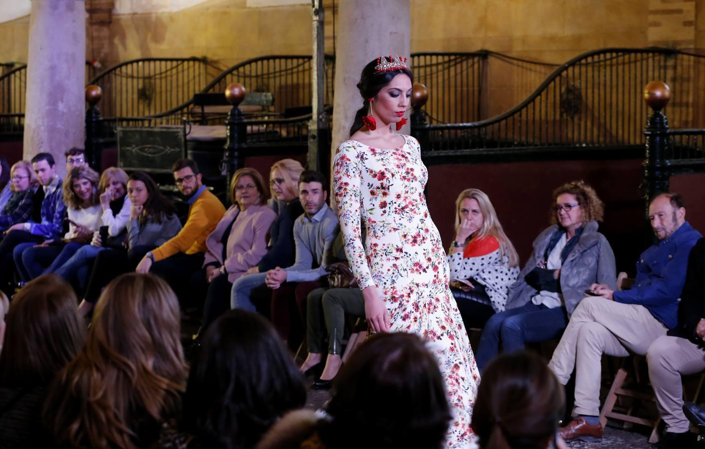 En imágenes, el desfile de moda flamenca en las Caballerizas Reales de Córdoba