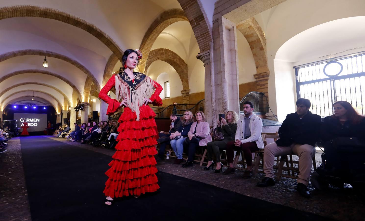 En imágenes, el desfile de moda flamenca en las Caballerizas Reales de Córdoba