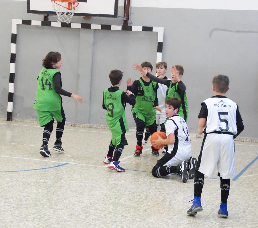 Las mejores imágenes del partido de baloncesto entre Escuelas Pías Aluche y Obispo Perello