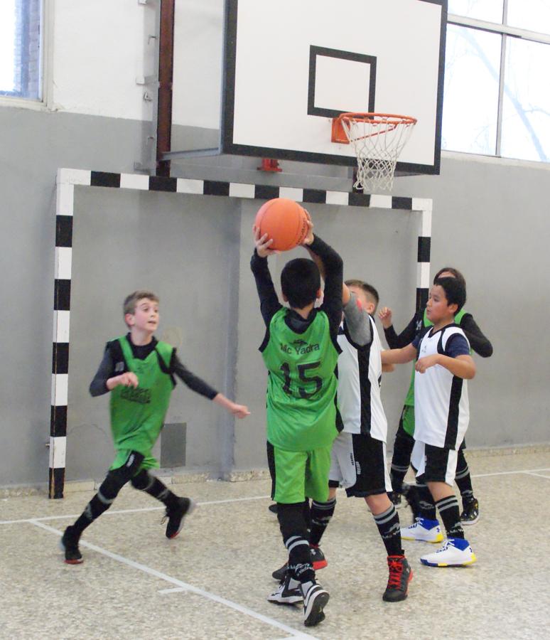 Las mejores imágenes del partido de baloncesto entre Escuelas Pías Aluche y Obispo Perello