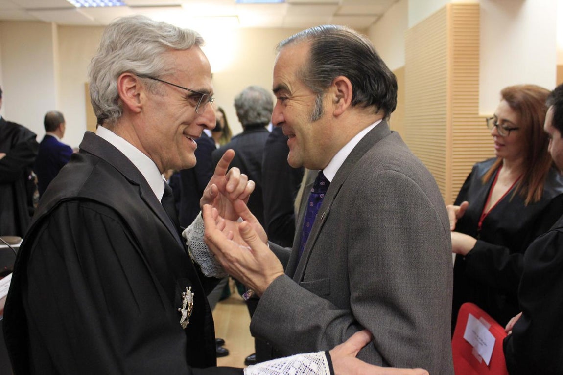 La toma de posesión de Ángel Cervantes, decano del Colegio de Abogados, en imágenes