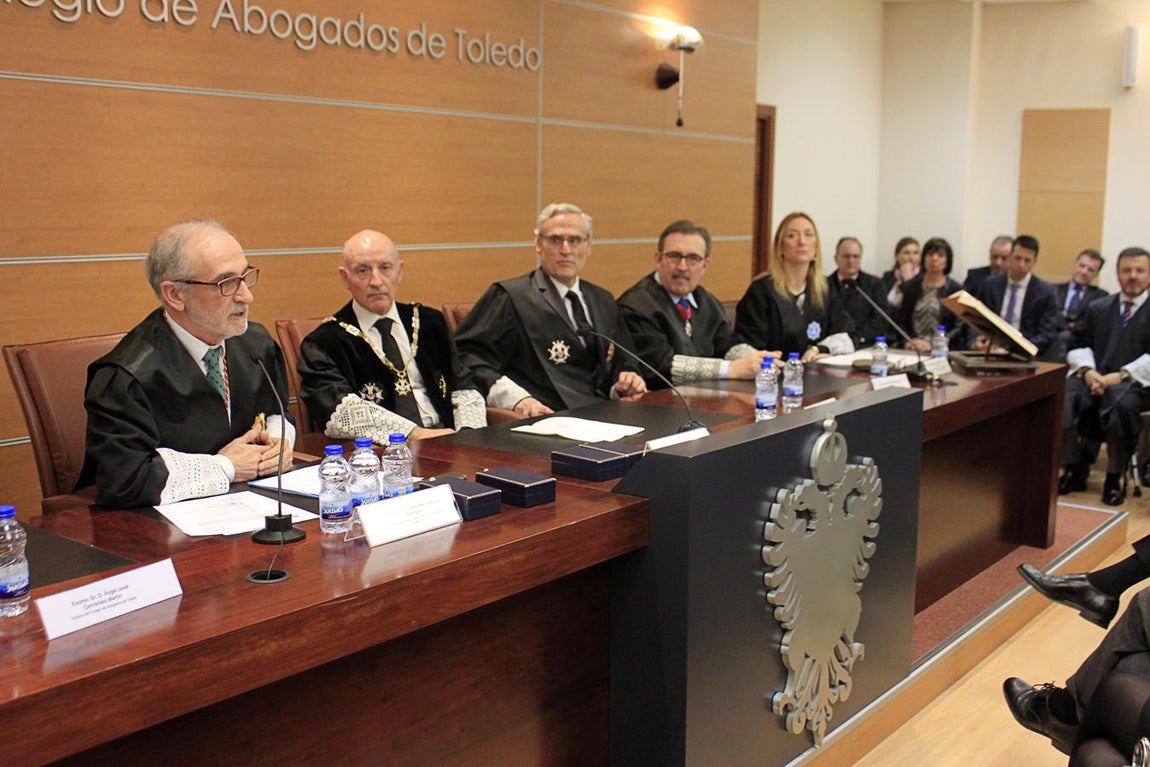 La toma de posesión de Ángel Cervantes, decano del Colegio de Abogados, en imágenes