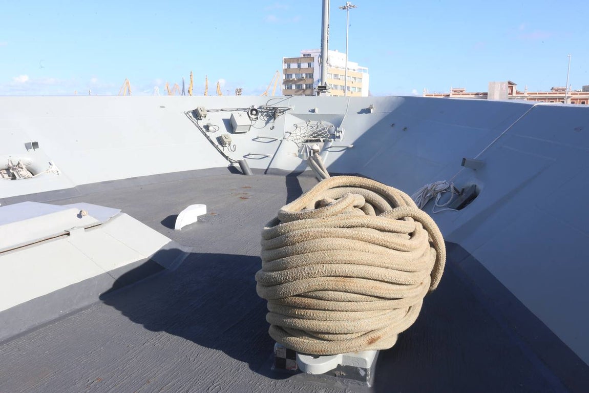 Jornada de puertas abiertas en la fragata Méndez Núñez