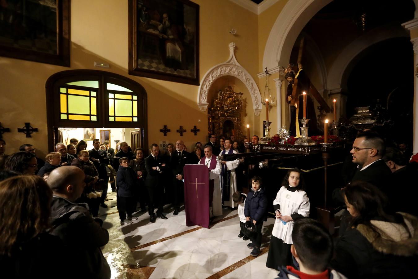 Los via crucis de la Sangre y Nazareno de Córdoba se quedan en sus iglesias, en imágenes