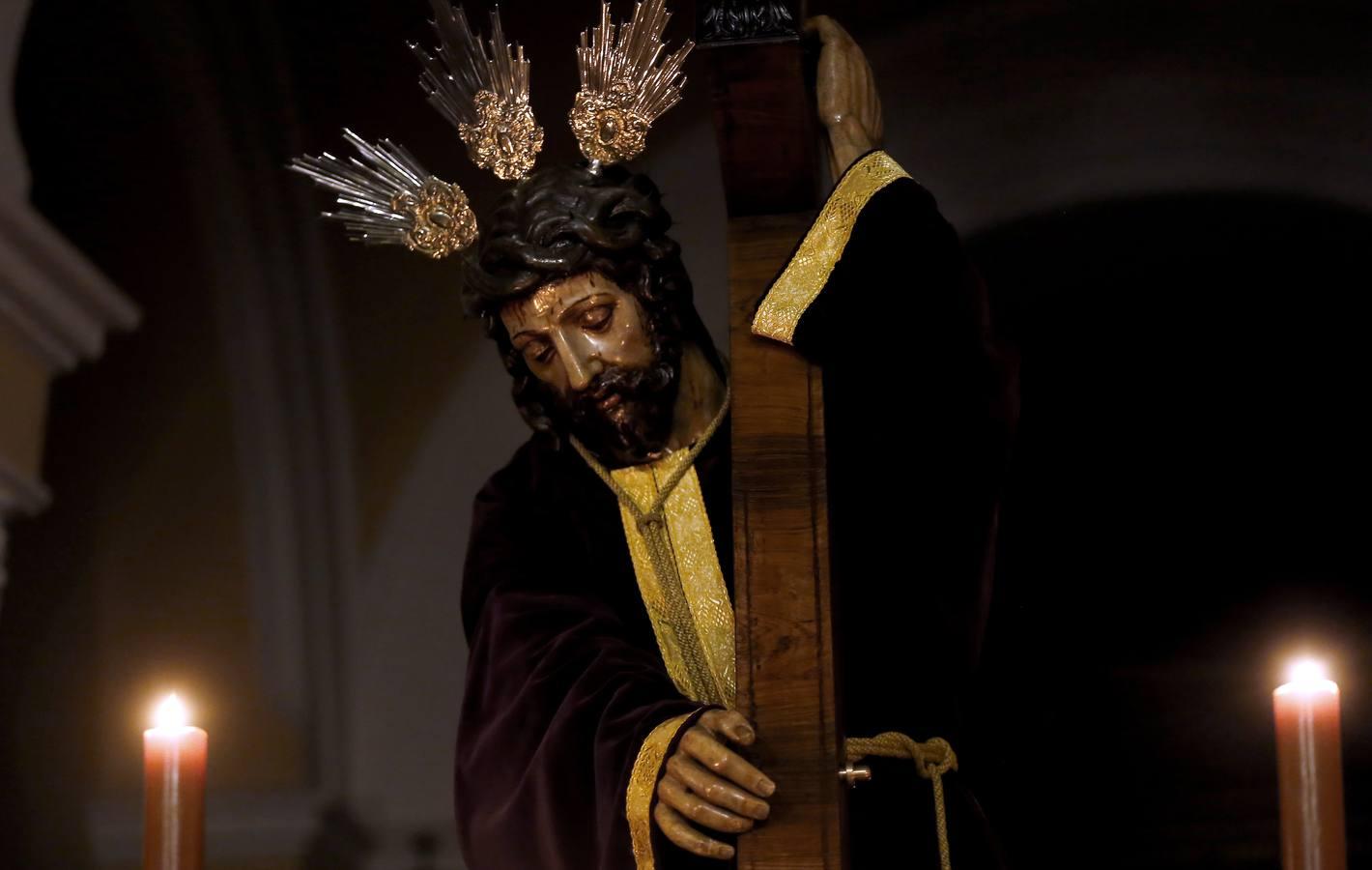 Los via crucis de la Sangre y Nazareno de Córdoba se quedan en sus iglesias, en imágenes