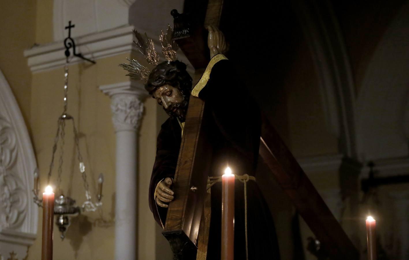 Los via crucis de la Sangre y Nazareno de Córdoba se quedan en sus iglesias, en imágenes