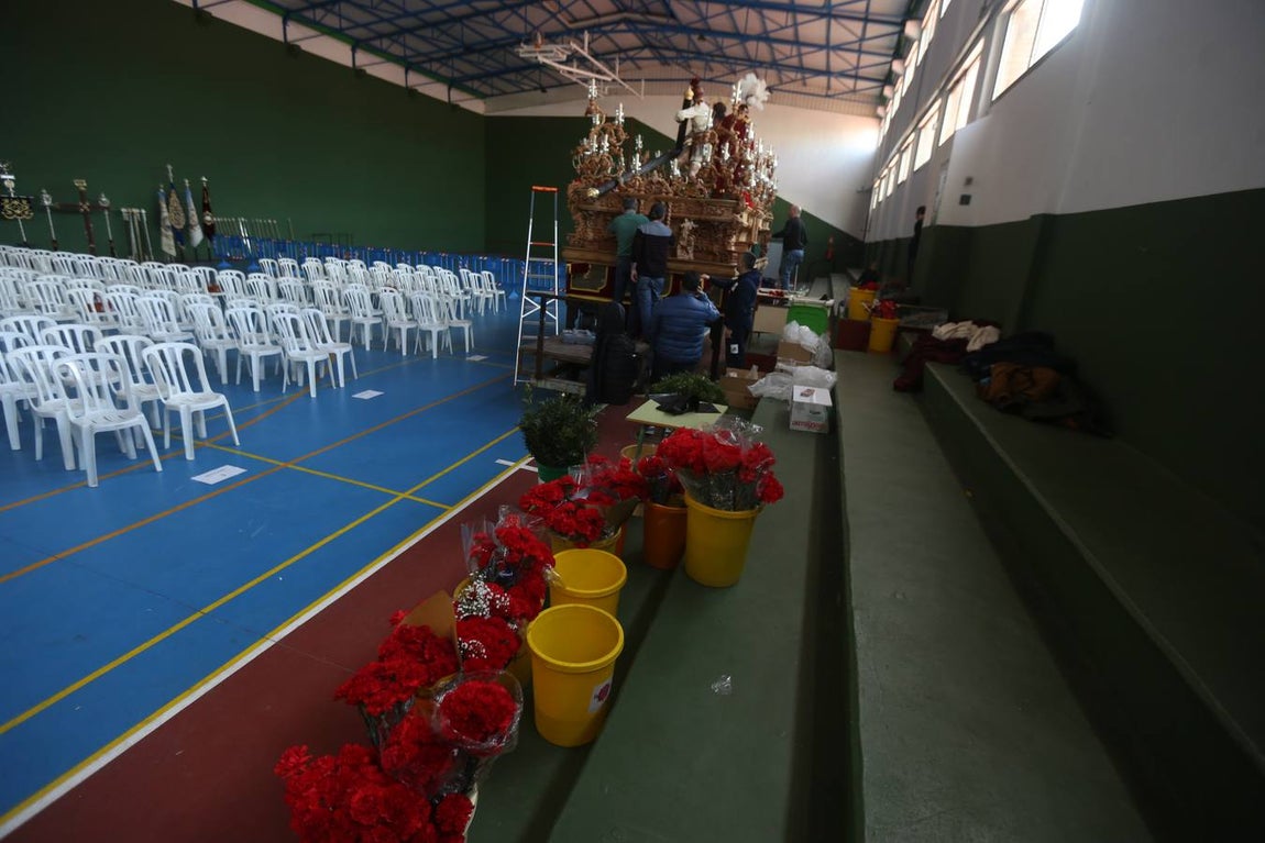 Fotos: Preparativos para el Domingo de Ramos en Cádiz