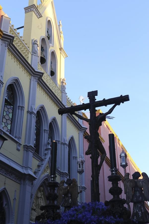 En fotos, la Virgen de las Tristezas de la Vera-Cruz luce su nueva corona en su estación de penitencia - Semana Santa Sevilla 2018