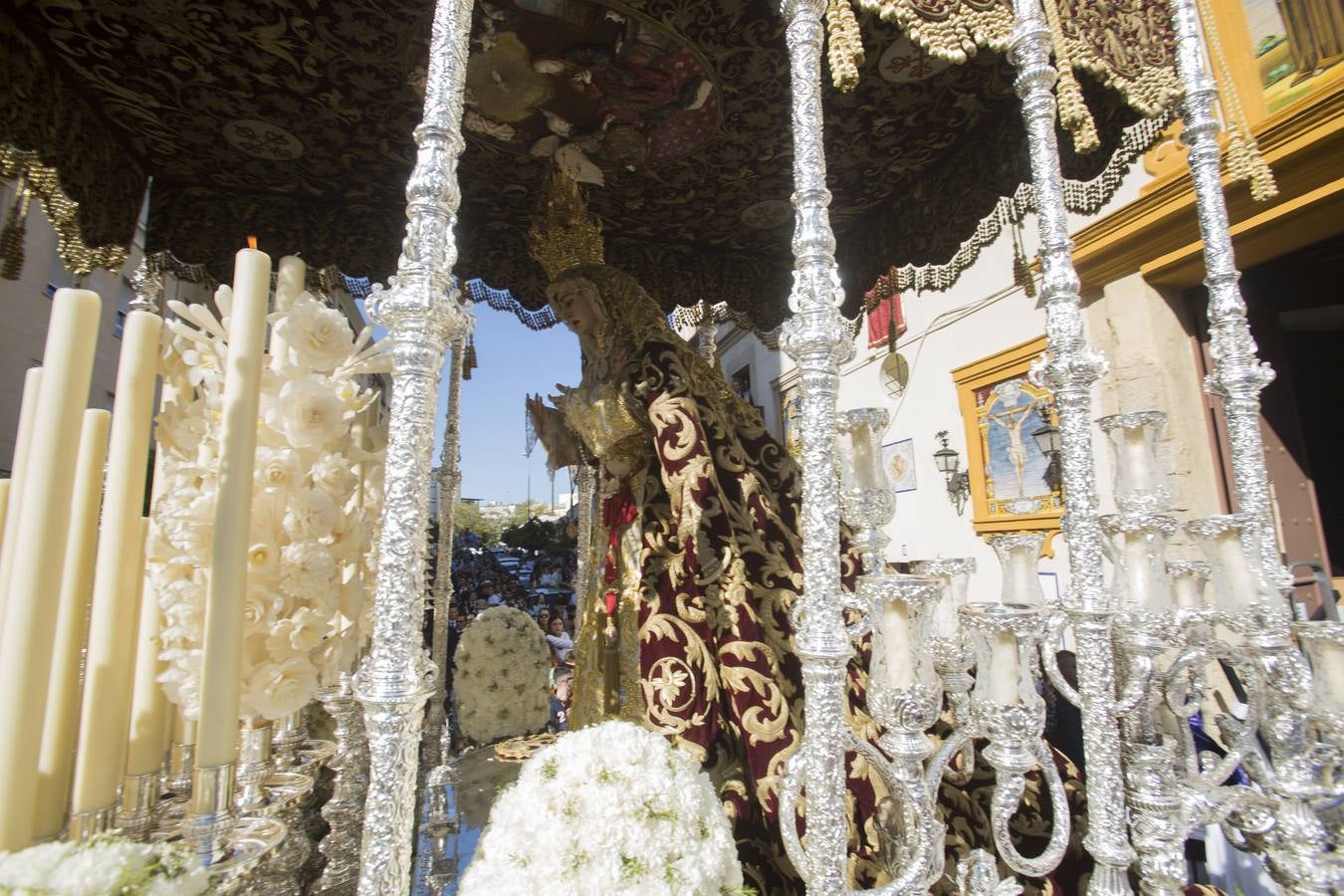 En fotos, la salida triunfal de San Benito en la Semana Santa de Sevilla 2018