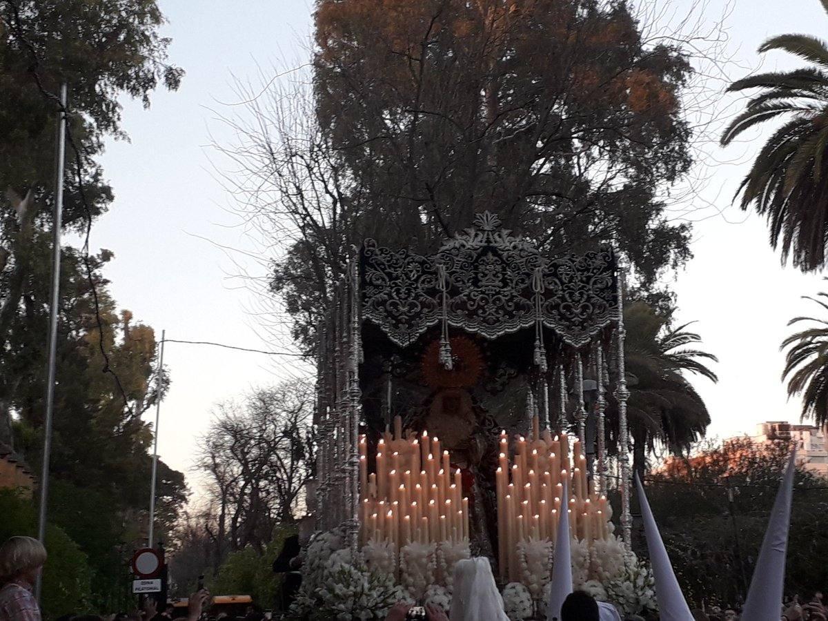 #SsantaSevABC: El Martes Santo tras el objetivo de los lectores de ABC de Sevilla