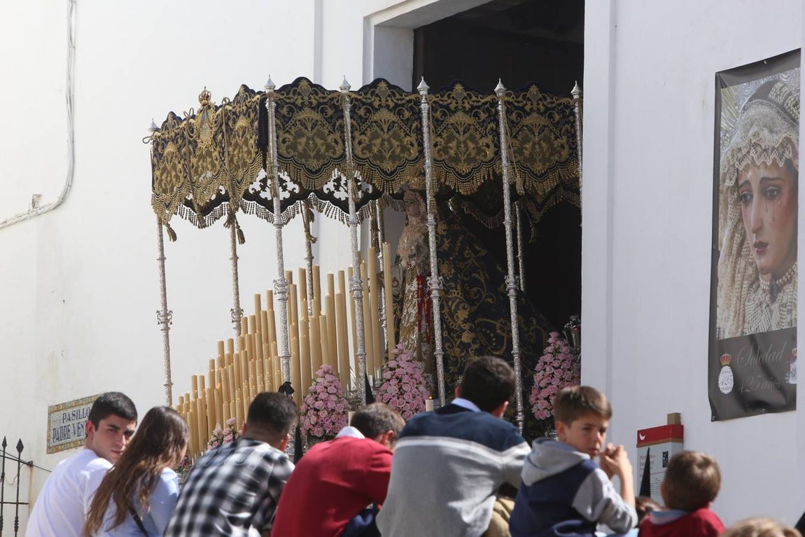 La cofradía de Las Aguas sale de Santa Cruz