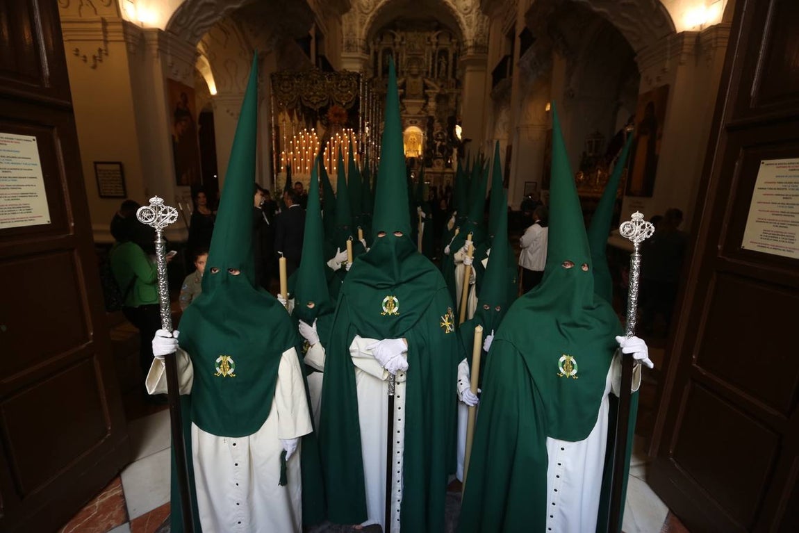 El ministro de Asuntos Exteriores en la salida de Cigarreras