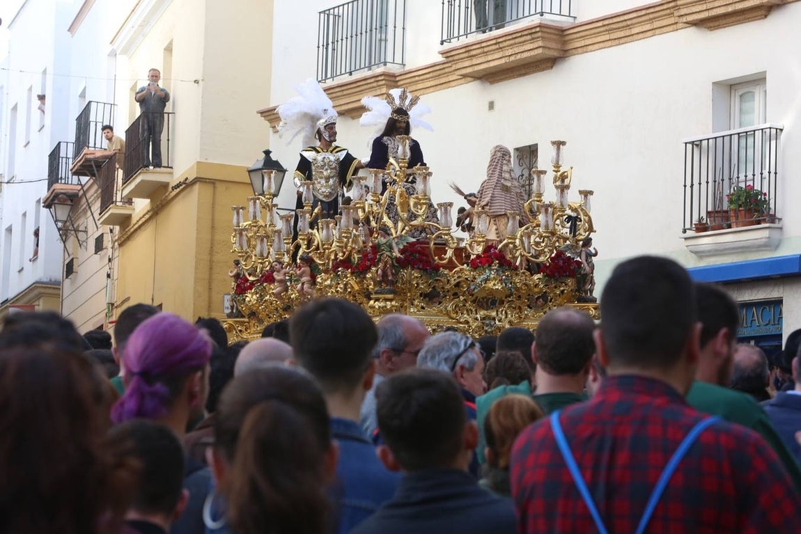 El ministro de Asuntos Exteriores en la salida de Cigarreras