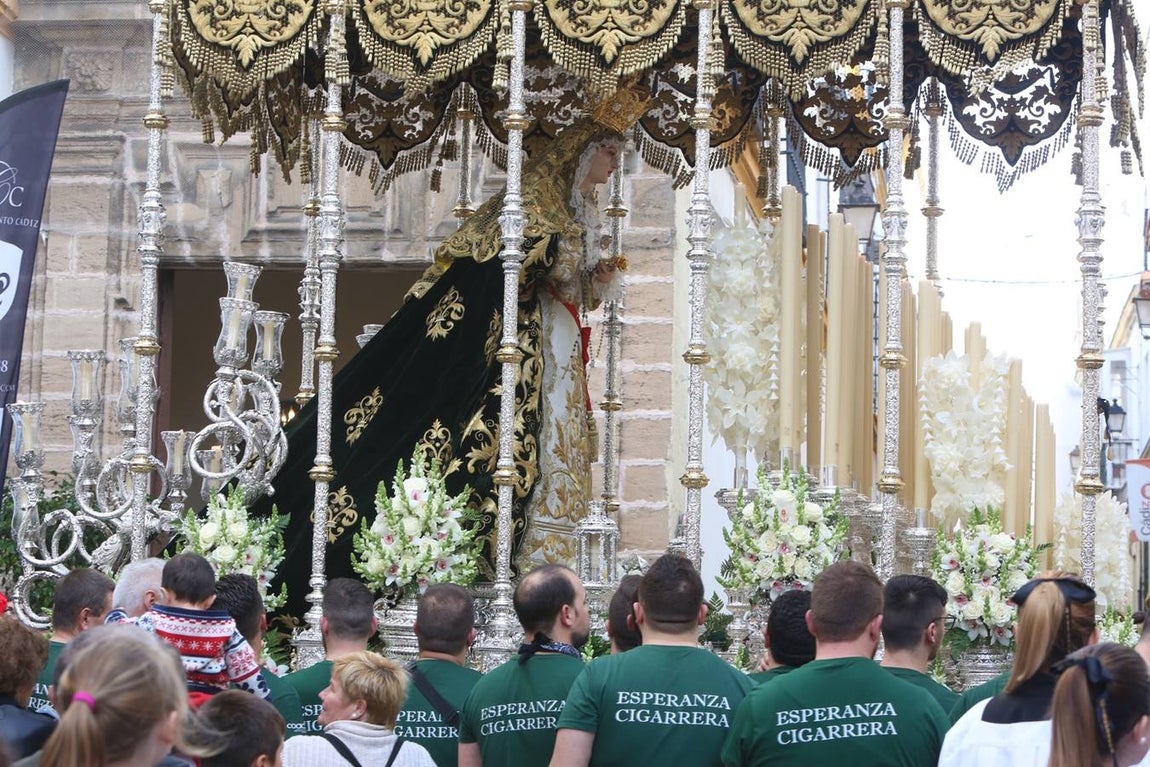 El ministro de Asuntos Exteriores en la salida de Cigarreras