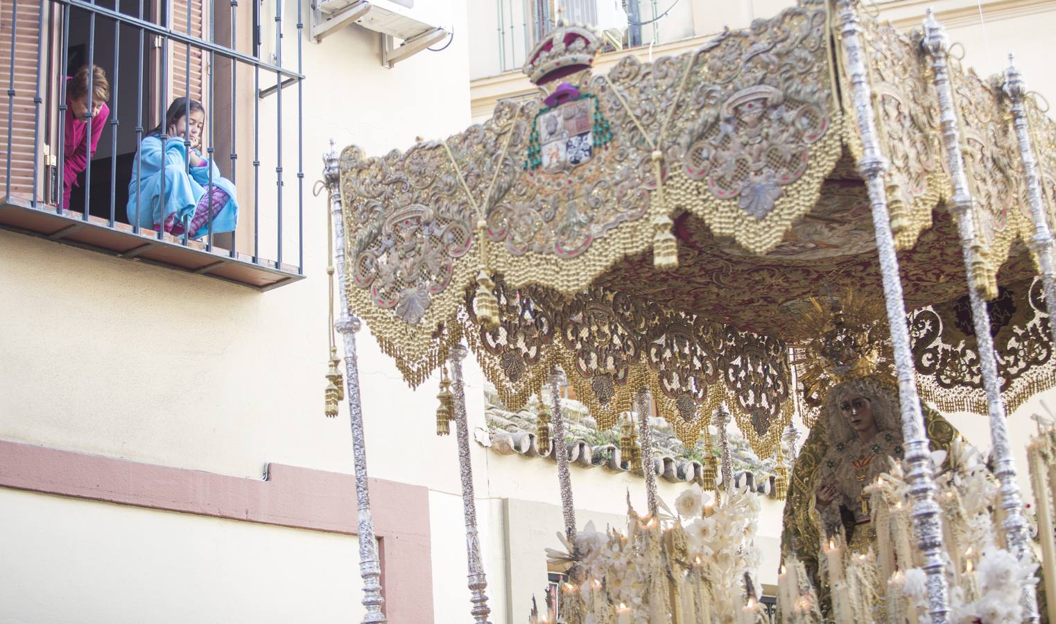 Las estampas de la Hermandad de La Macarena en la Madrugada