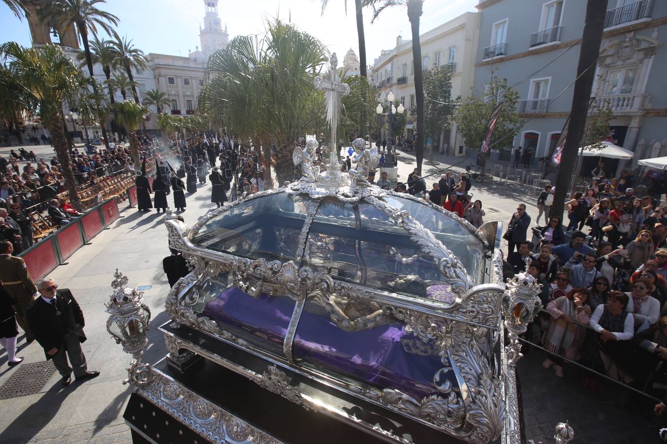 El Santo Entierro, en el Sábado Santo de Cádiz