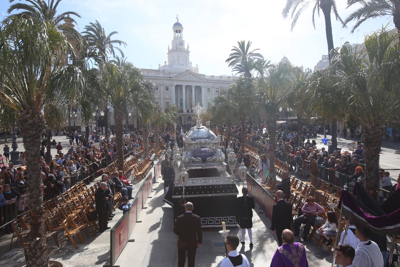 El Santo Entierro, en el Sábado Santo de Cádiz