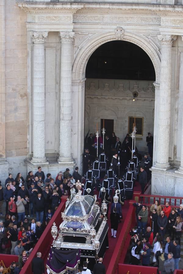 El Santo Entierro, en el Sábado Santo de Cádiz