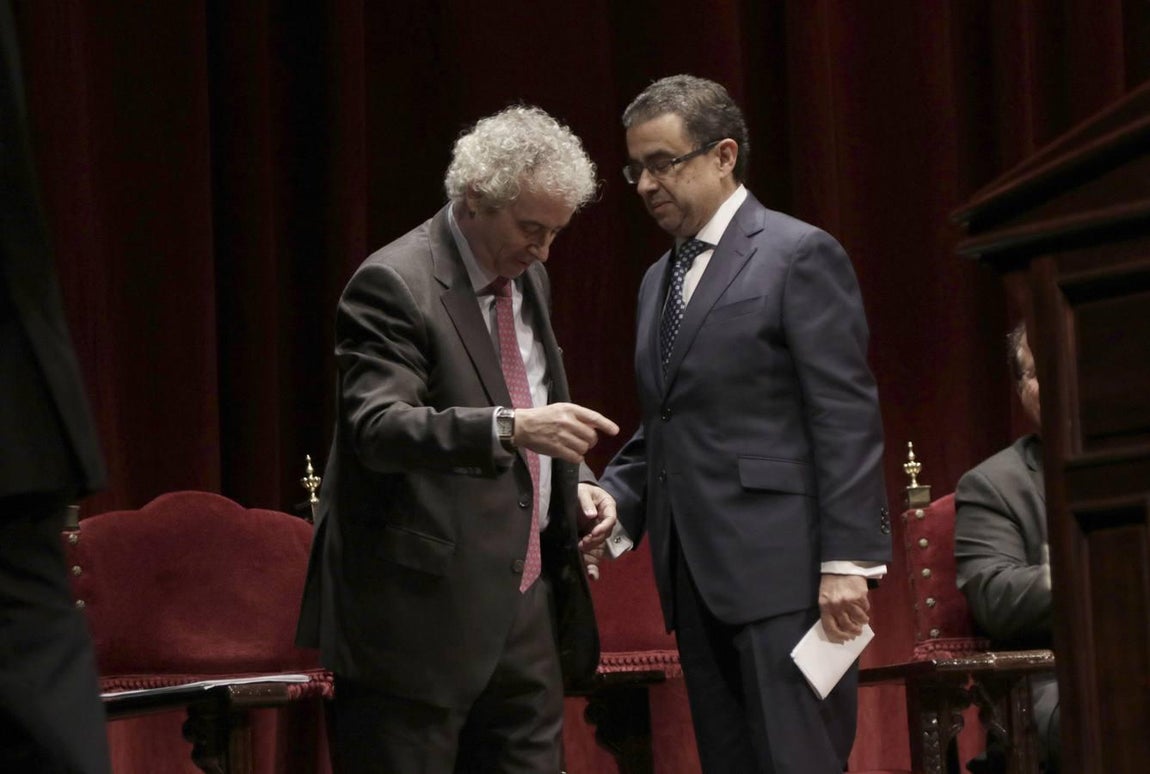 Ildefonso Falcones defiende el toro bravo en su pregón taurino