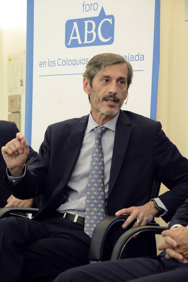 Las mejores imágenes del Foro ABC sobre la inversión en Argentina. El presidente de BBVA Francés, Martín Zarich, durante su intervención