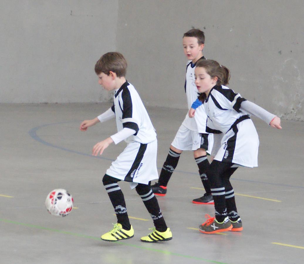 Las mejores imágenes del partido de fútsal benjamín mixto entre Fray Luis de León &quot;B&quot; y Jesús María &quot;C&quot;