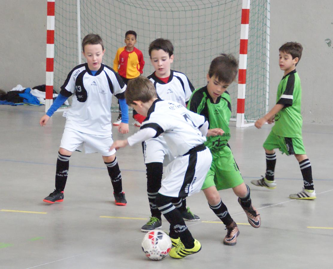 Las mejores imágenes del partido de fútsal benjamín mixto entre Fray Luis de León &quot;B&quot; y Jesús María &quot;C&quot;