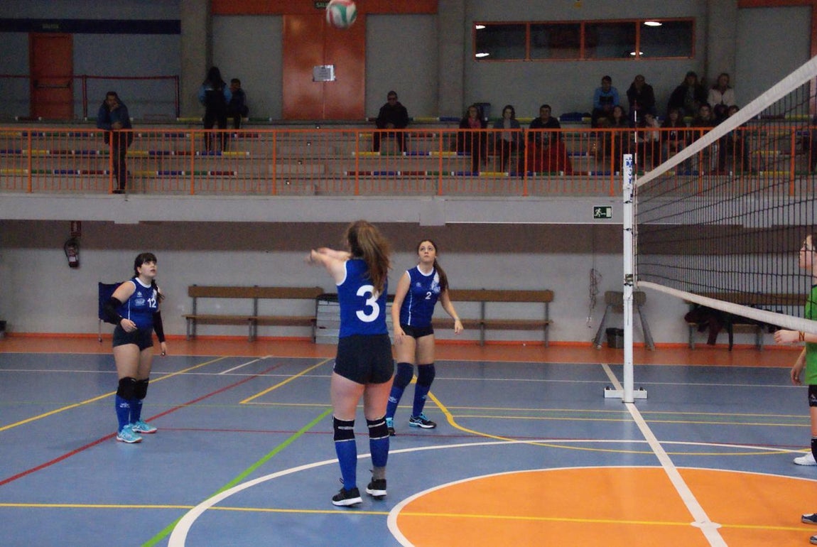 Las mejores imágenes del partido de voleibol juvenil femenino entre Santo Domingo Savio y Ntra. Sra. Consolación
