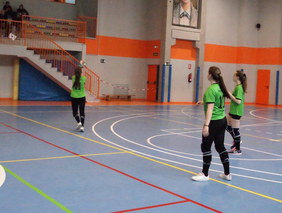 Las mejores imágenes del partido de voleibol juvenil femenino entre Santo Domingo Savio y Ntra. Sra. Consolación