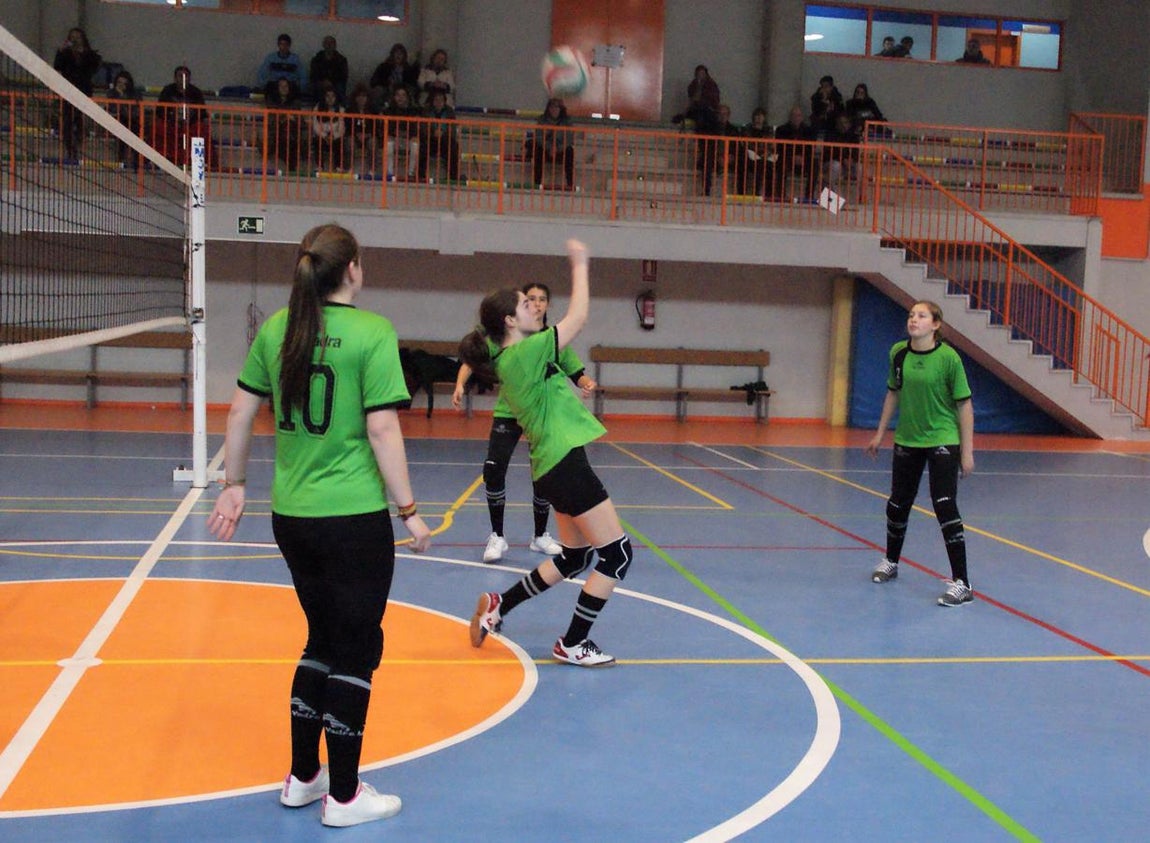 Las mejores imágenes del partido de voleibol juvenil femenino entre Santo Domingo Savio y Ntra. Sra. Consolación