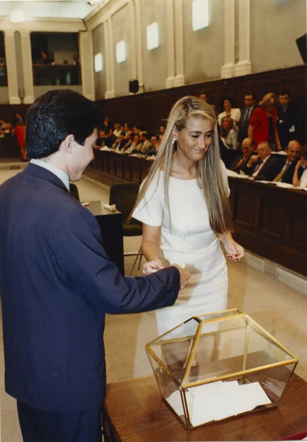 Pedro Calvo y Cristina Cifuentes, diputados por el PP en el parlamento regional en 1995. 