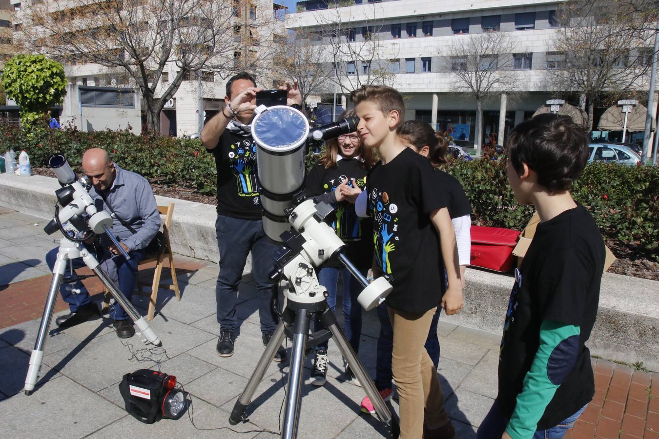 En imágenes, los experimentos del Paseo por la Ciencia en Córdoba