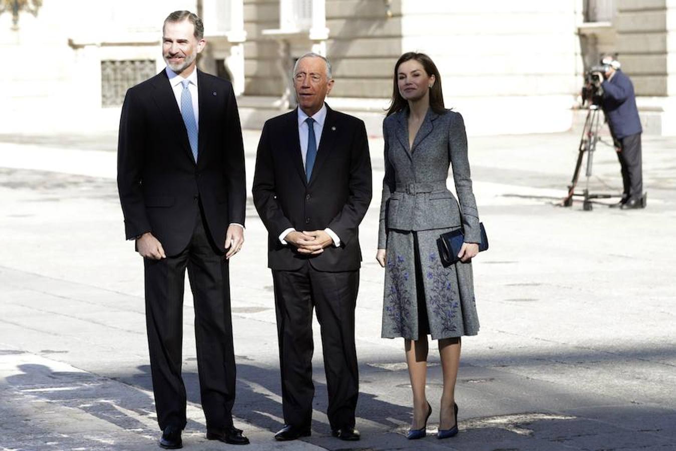 Los Reyes reciben al presidente del Portugal en el Palacio Real