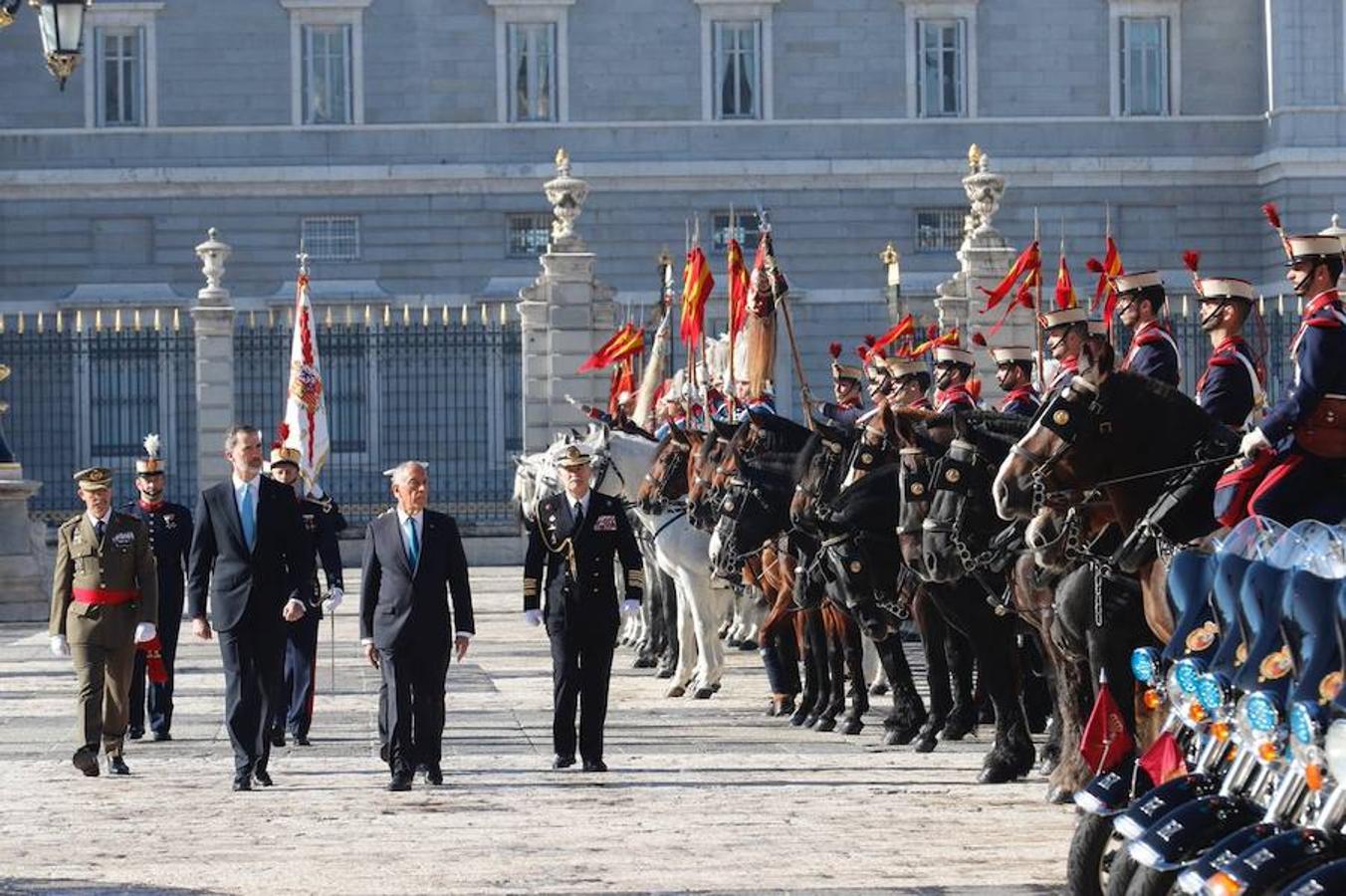 Los Reyes reciben al presidente del Portugal en el Palacio Real