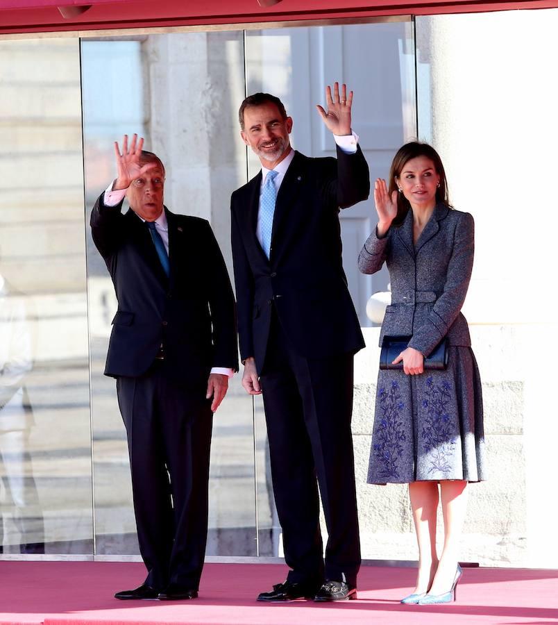 Los Reyes reciben al presidente del Portugal en el Palacio Real