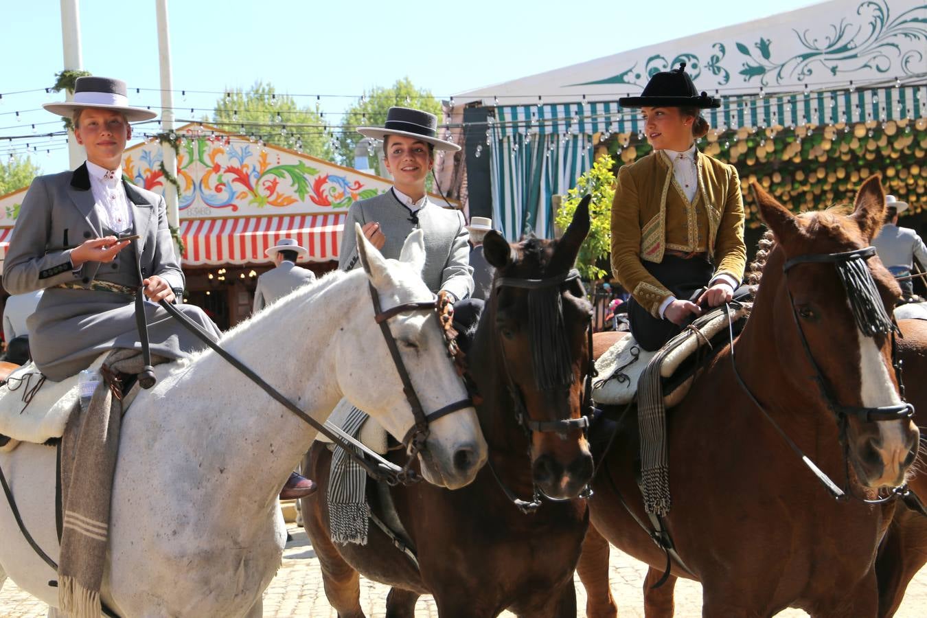 Un paseo por el real de la Feria de Sevilla: Un martes para el recuerdo