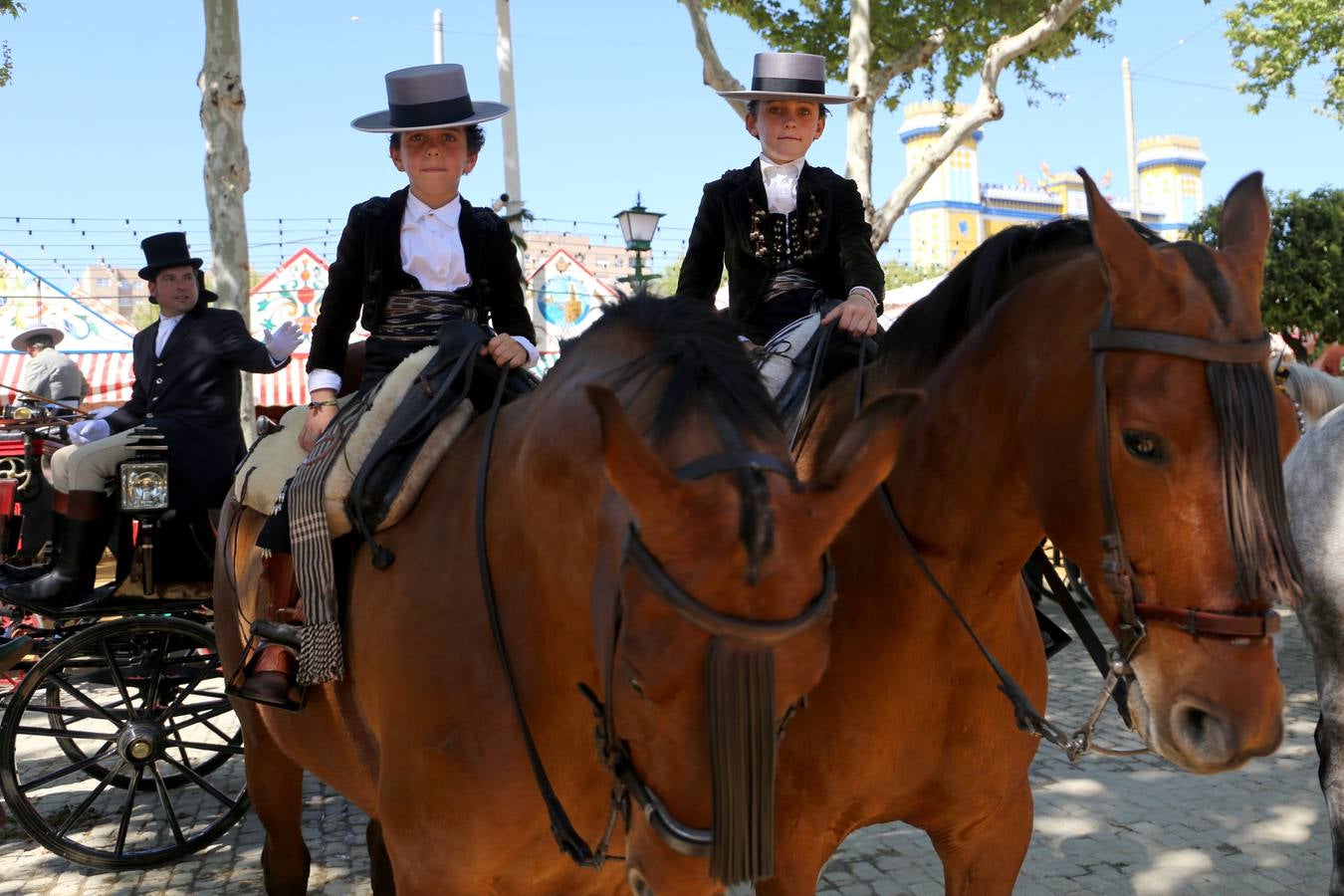 Un paseo por el real de la Feria de Sevilla: Un martes para el recuerdo