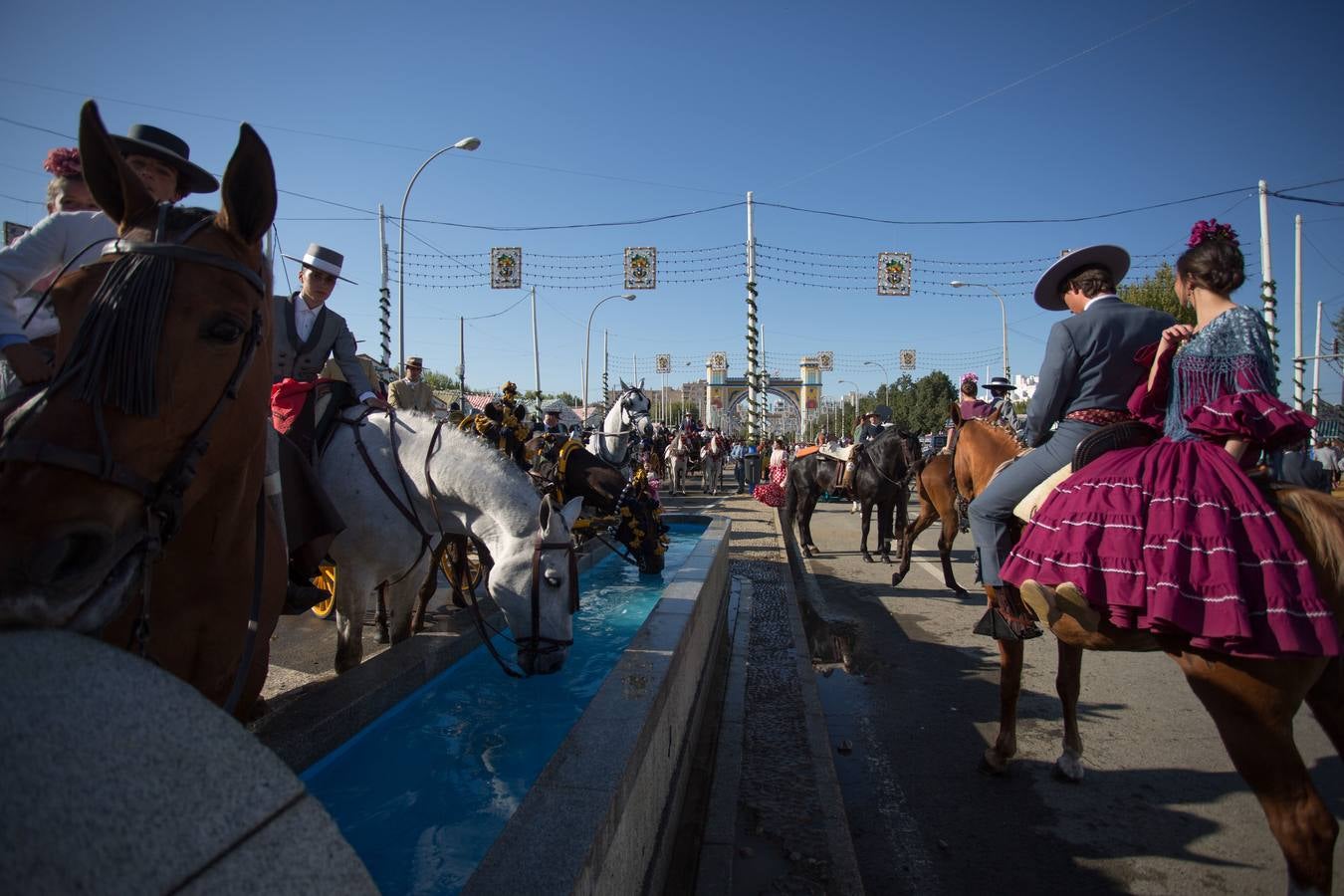 Bullicioso martes de Feria de Abril de Sevilla 2018