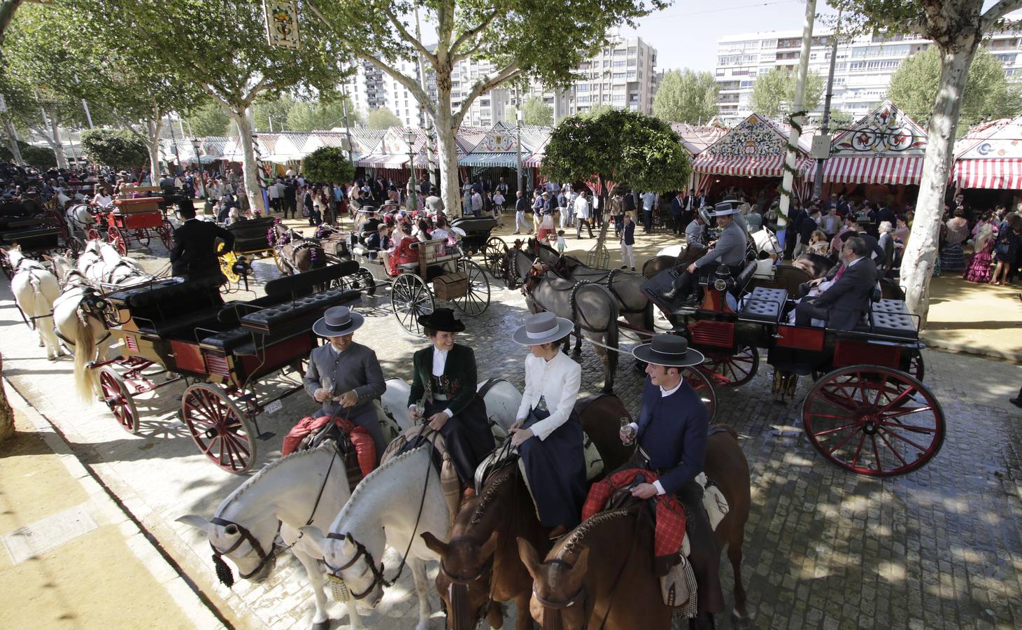 Bullicioso martes de Feria de Abril de Sevilla 2018