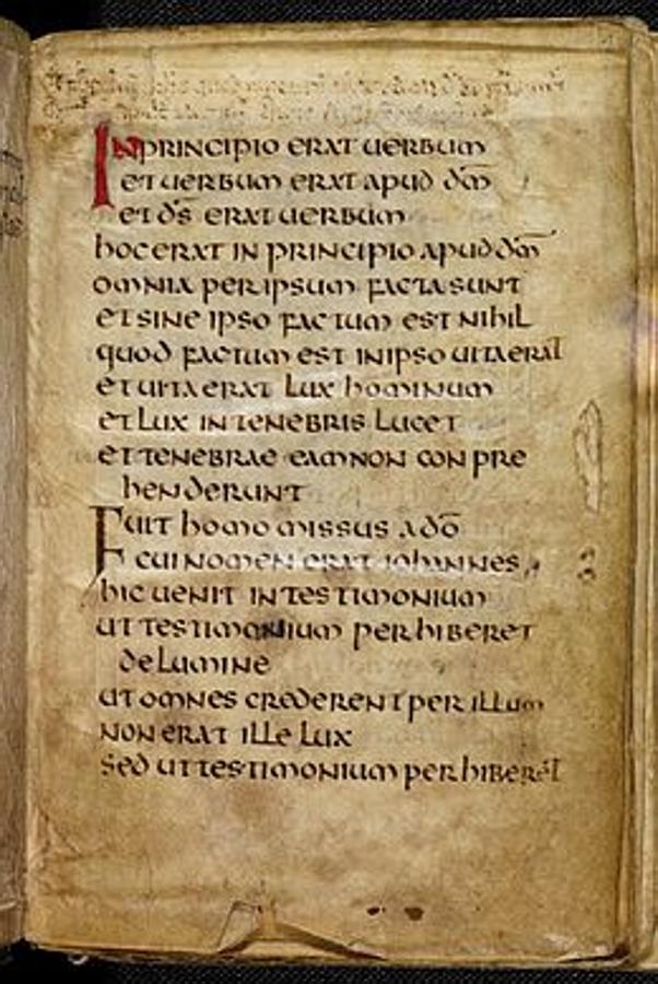 Evangelio de San Cuthbert de Lindisfarne. El histórico ejemplar cabe apenas en una mano, es un evangelio de bolsillo escrito alrededor del año 715. Se trata del libro europeo más antiguo conservado en perfectas condiciones. Toma su nombre de San Cuthbert de Lindisfarne, sobre cuya tumba se colocó el ejemplar años después de su muerte, por lo tanto, su valor crece por ser un volumen histórico y una reliquia. Está valorado en casi 11 millones de euros