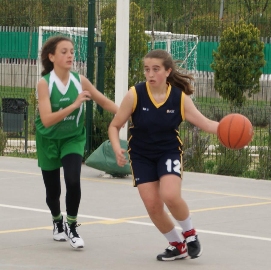 Las mejores imágenes del partido de baloncesto infantil femenino entre San Juan Evangelista y BVM Irlandesas