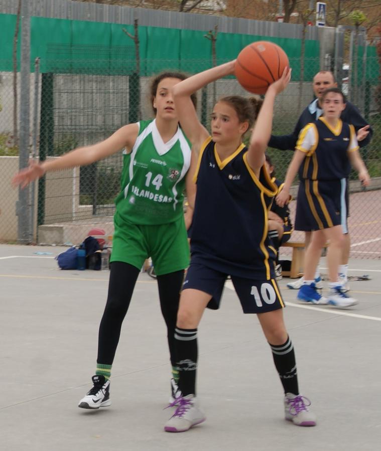 Las mejores imágenes del partido de baloncesto infantil femenino entre San Juan Evangelista y BVM Irlandesas
