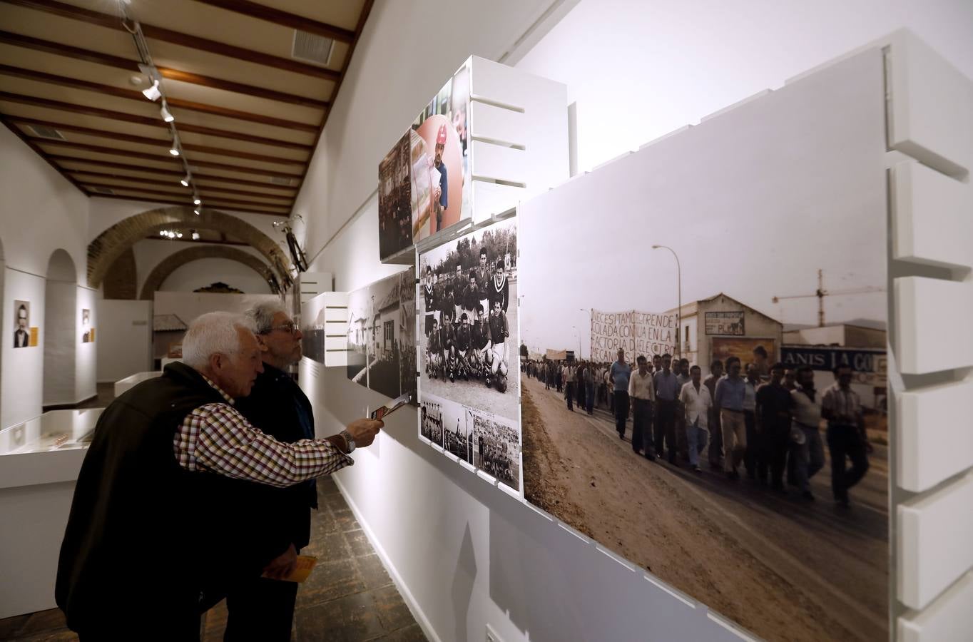 En imágenes, la inauguración de la exposición sobre la Electromecánicas