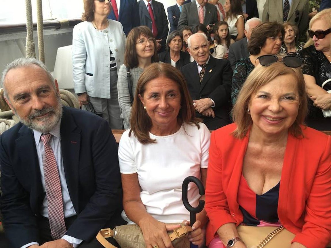 Jaime Pérez Pena (ex Argenova), su mujer Eva Pérez Bugallo y la abogada Marta Nercellas (DAIA). 