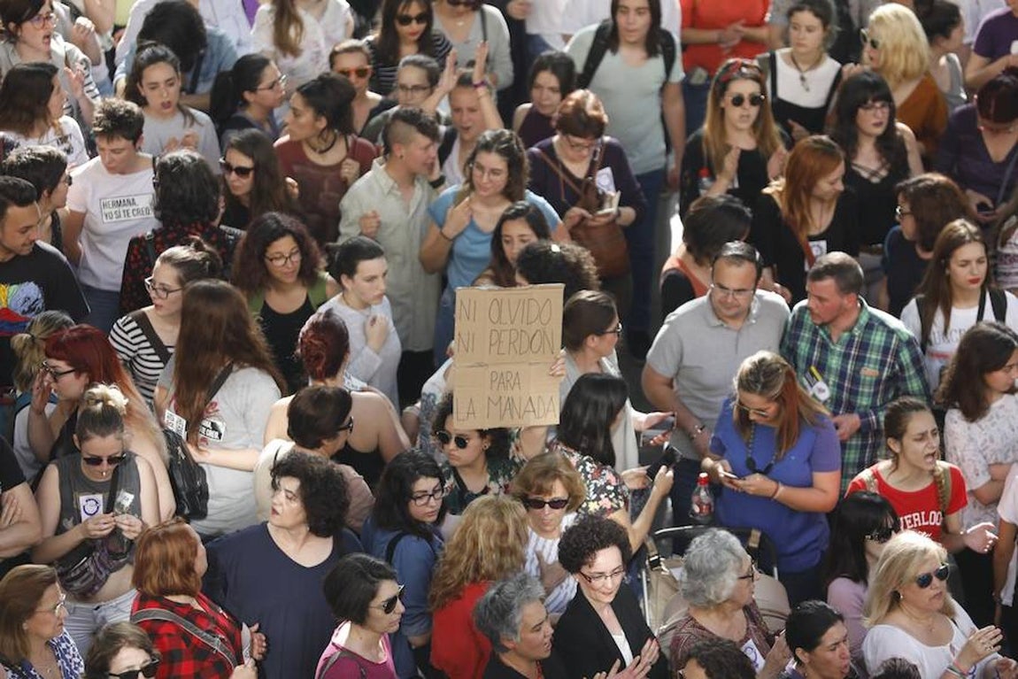Concentración por el veredicto del caso de «La Manada» en Sevilla.. 