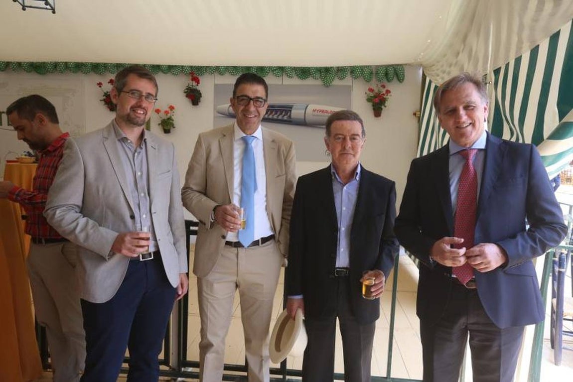 Ambiente en la caseta de Carbures en El Puerto