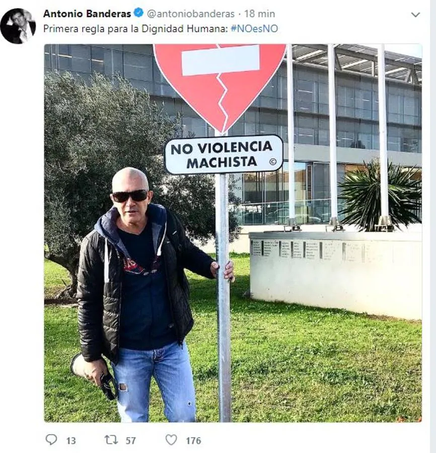 Antonio Banderas. El actor malagueño muestra su protesta con una foto junto a una señal de «Stop» que dice «No violencia machista»
