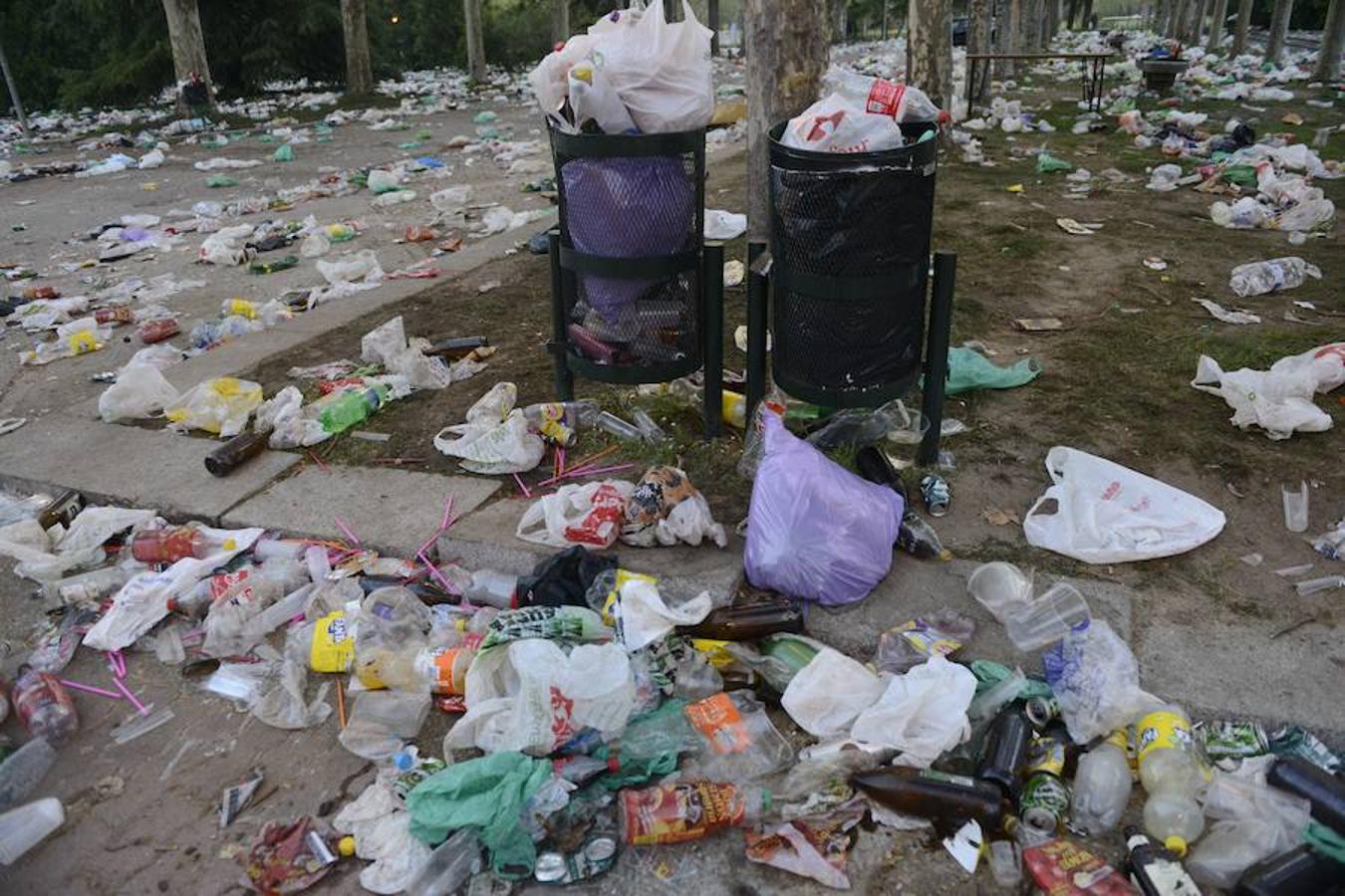 7. Estado en el que ha amanecido esta mañana el campus de la Complutense tras San Cemento