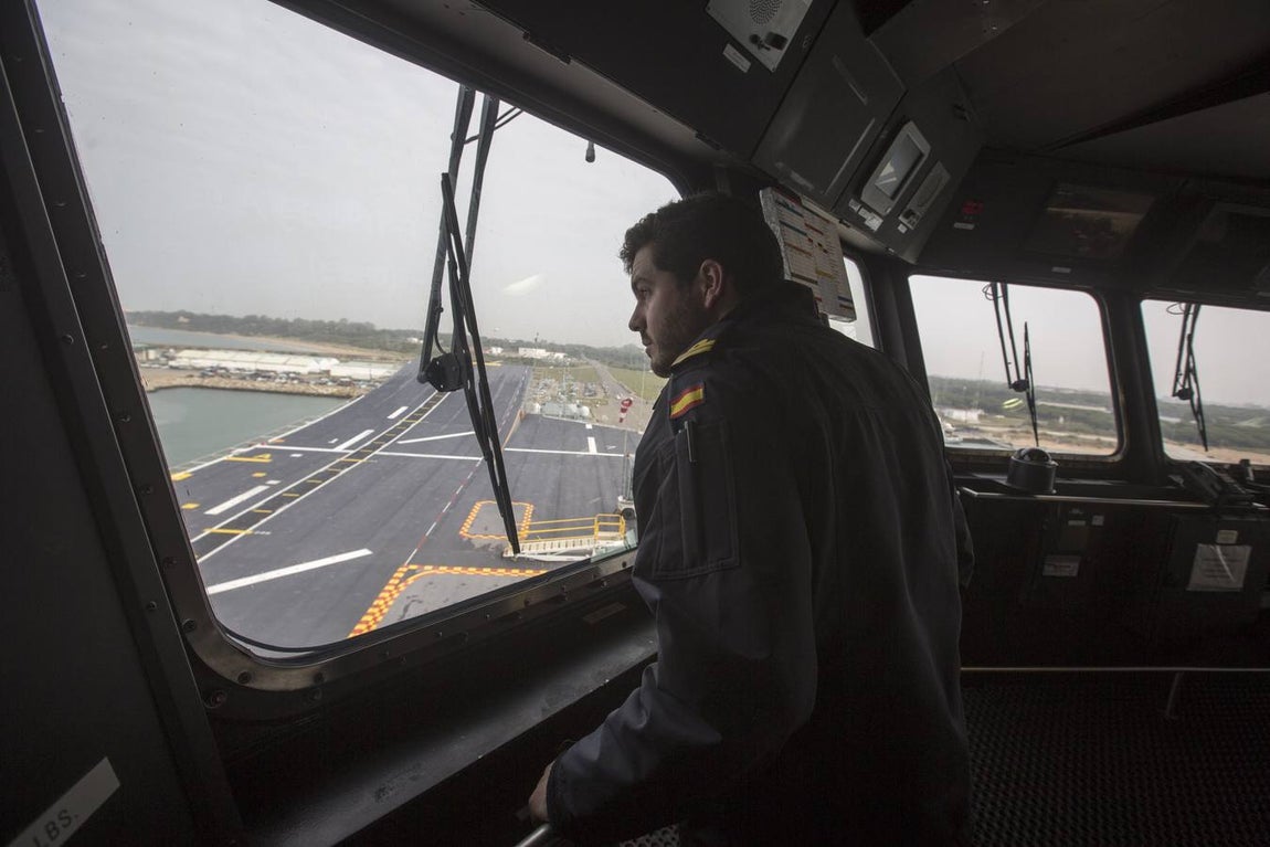 El &#039;Juan Carlos I&#039; ultima los detalles para participar en la misión de Apoyo a Irak