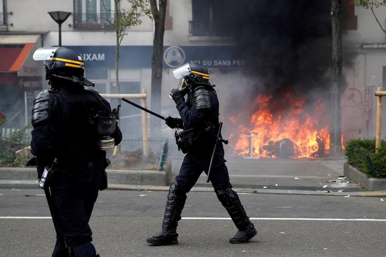 Las espectaculares imágenes de los disturbios en París por el Primero de Mayo. 